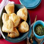 Air Fryer Samosa Pizza with Mint Chutney Dip