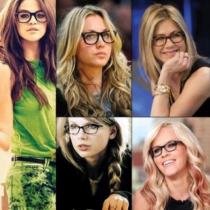 8 Celebs that look insanely hot when go nerdy