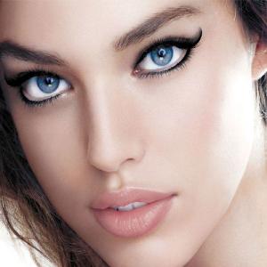 Apply eyeliner perfectly with these steps 