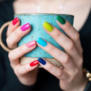 Choose the right nail color for your skin tone