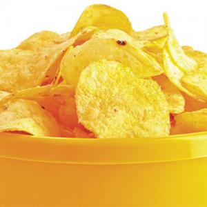 Crispy Potato Chips make at home in a very easy way