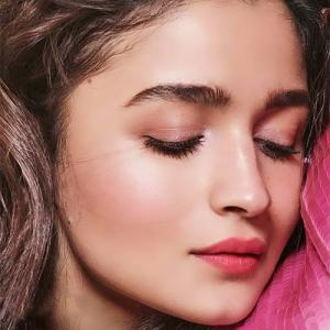 Alia Bhatt`s 5 makeup secrets that make her look flawless