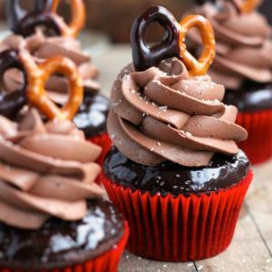 How to make chocolate cupcakes at home