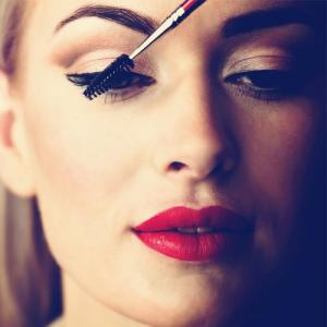 In steps:How to apply eyeliner perfectly 