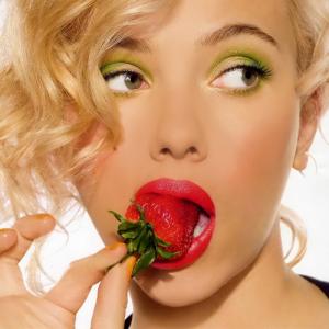 5 Beauty boosting fruits that gives you glowing and clear skin 
