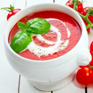 Make tomato soup at home 