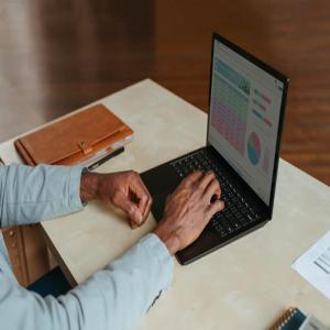 The Gig Economy: Navigating Freelancing and Contract Work