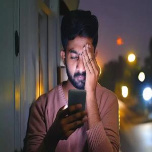 Give Your Eyes a Break: Health Benefits of Using Your Phone Less