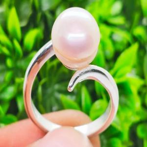 Astrology and the Power of Wearing Pearl on Your Fifth Finger