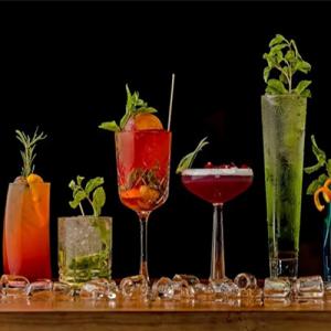 Homemade Cocktails and Mocktails: Easy Recipes for Every Occasion