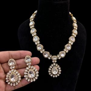 Uncut Polki Jadau Sets Reimagined: From Nizam Vaults to Modern Mathapattis