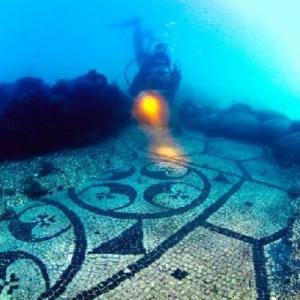 5 Coolest Underwater Places